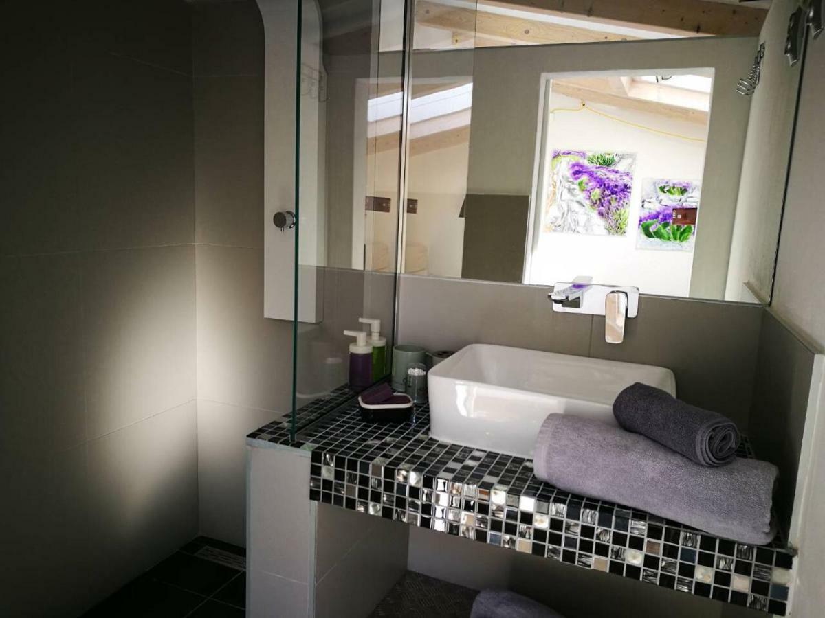 Cres Art Studio Kuning Apartment Экстерьер фото