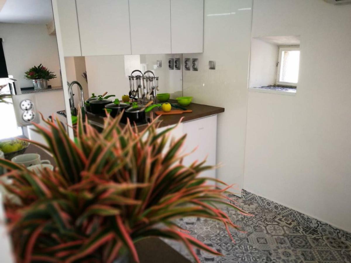 Cres Art Studio Kuning Apartment Экстерьер фото