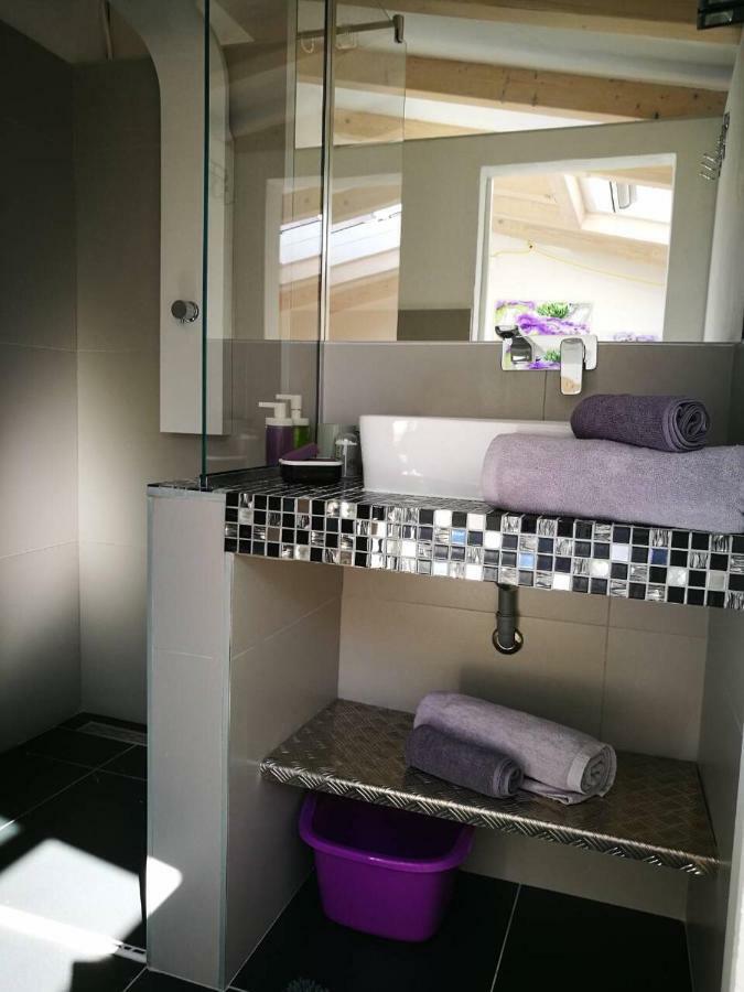 Cres Art Studio Kuning Apartment Экстерьер фото