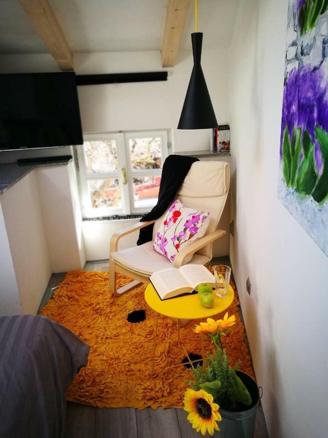 Cres Art Studio Kuning Apartment Экстерьер фото