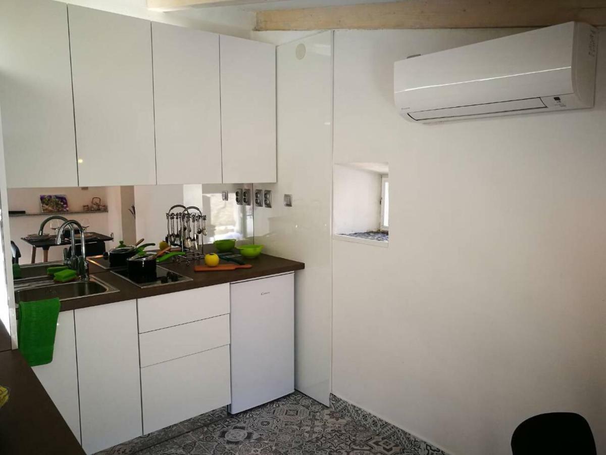 Cres Art Studio Kuning Apartment Экстерьер фото