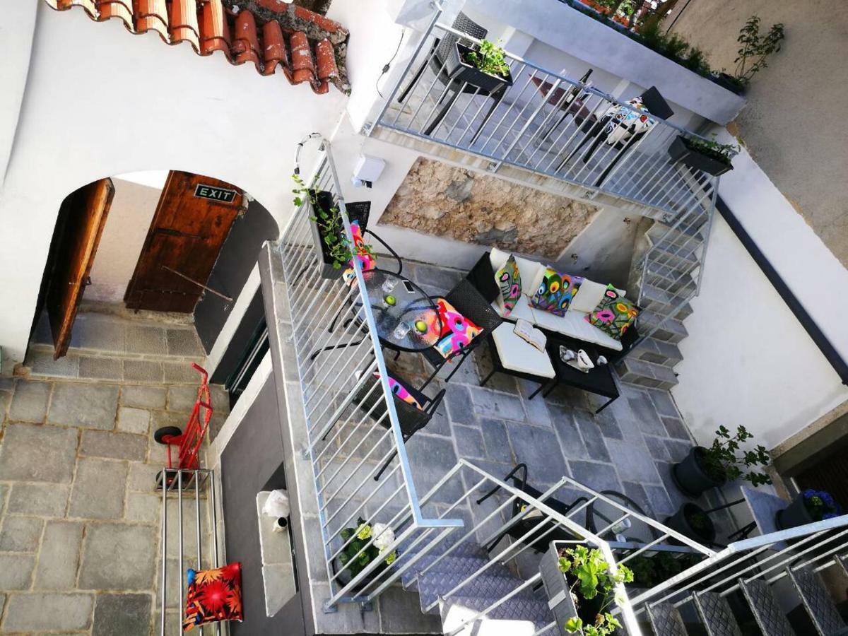 Cres Art Studio Kuning Apartment Экстерьер фото